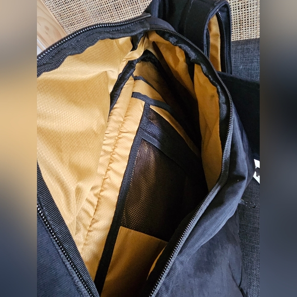 THULE Paramount Laptop Backpack 24L - Picture 7 of 9